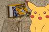 Aduanas destroza una copia de Pokémon Amarillo que estaba precintada y valorada en 4000 dólares