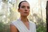 Daisy Ridley se enfad por las crticas a 'Star Wars: El ascenso de Skywalker' y defiende el beso entre Rey y Kylo Ren