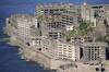 En 1890 una empresa japonesa compr� una isla y construy� una ciudad extrema para 5.000 trabajadores, ahora abandonada