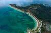 La isla perfecta para comer pulpo y perderse entre paisajes de ensue�o: con dunas, aguas turquesas y un gran parque natural