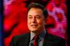 Tensiones entre Elon Musk y accionistas de Tesla por la venta de acciones: el magnate acusado de manipular el mercado