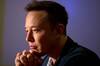 Elon Musk, hundido y desolado por los constantes fracasos de Tesla: 'Est completamente fuera de control'