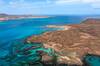 La isla espa�ola con acceso restringido para comer el mejor pescado: calas intactas, aguas cristalinas y un Parque Natural