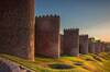 El municipio perfecto para pasear a pie por su muralla medieval: 87 torreones, 9 portones y Patrimonio Mundial