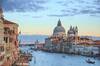 Italia cambia de estrategia y alerta a Espa�a: sus ciudades costeras construyen nuevas barreras y muros contra el avance del mar