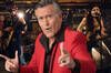 Bruce Campbell regresa al terror con la serie 'Hysteria' en un teaser lleno de referencias a 'Evil Dead'