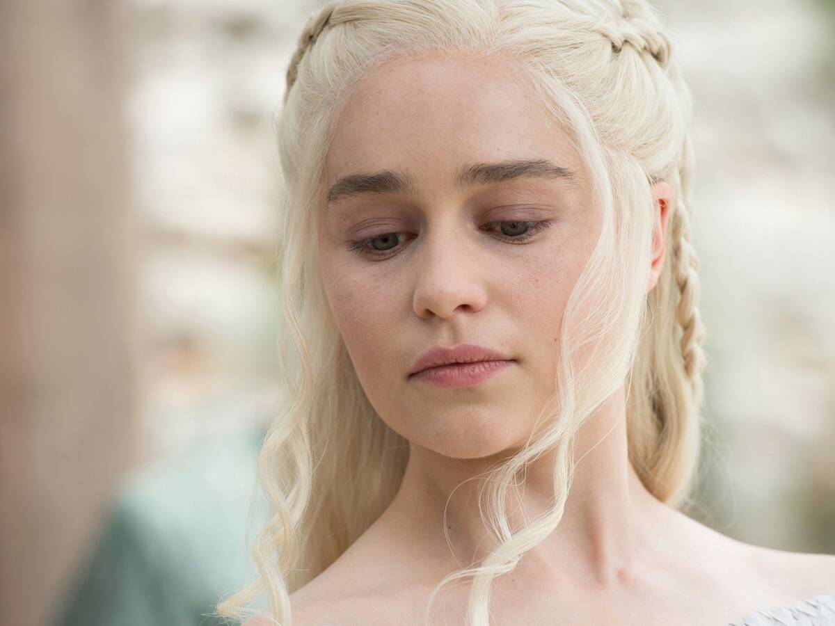 La sorprendente razón por la que Emilia Clarke pensaba que la iban a  despedir de 'Juego de tronos