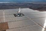 China construye un mega parque solar de 16�17 GW para tener energ�a limpia y de rebote terraforma 64 km� en un desierto