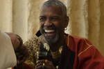 'Nadie en la pelcula habla como un italiano': Denzel Washington nos explica la polmica sobre su acento en 'Gladiator 2'