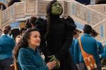 Una actriz de 'Wicked' estalla contra los comentarios 'agresivos' y las bromas sobre la discapacidad de su personaje