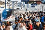 China apuesta por el tren de alta velocidad: 16.000 pasajeros por hora y 95.000 millones de viajes en la mayor migraci�n humana
