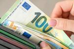 Adis a las tarjetas: Varios pases recomiendan guardar dinero fsico de forma urgente por temor a una guerra inminente