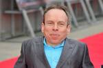 Warwick Davis, actor de Harry Potter y Star Wars, recibe la Orden del Imperio Brit�nico: 'Fue genial que se pusiera a mi nivel'