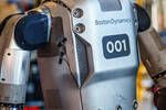 Boston Dynamics revela el nuevo robot Atlas totalmente elctrico y su aspecto de pelcula de ciencia ficcin se vuelve viral