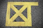 La nueva seal de trfico pintada en el asfalto que confunde a los conductores: Cul es su significado?