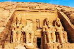 Arquelogos encuentran y desentierran la mitad perdida de una estatua del faran Ramss II en Egipto