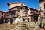 El pueblo espa�ol con un castillo del siglo XIV declarado Conjunto Hist�rico y famoso por sus calles en las que corre el agua