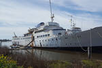 Un americano se gasta ms de 1 milln de dlares en salvar un crucero que sali en James Bond y presencia su trgico final