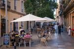 Espa�a cambia las normas: bares y restaurantes cobrar�n un importe extra por las botellas y envases partir de este 2026
