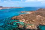 La isla espa�ola con acceso restringido para comer el mejor pescado: calas intactas, aguas cristalinas y un Parque Natural