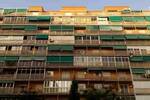 Jordi Mart�, arquitecto: 'Un toldo verde funciona como un radiador pegado a la ventana, la tela se calienta de forma dr�stica'