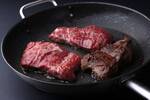 Los cocineros coinciden: 'Si quieres un filete a la plancha perfecto, olv�date de engrasar la sart�n y unta la carne con aceite'
