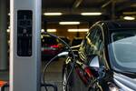 Confirmado por la Ley de Propiedad Horizontal: un vecino no puede usar la luz del garaje para cargar su coche el�ctrico
