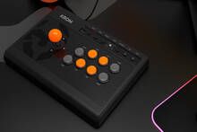Kumite, el arcade stick multiplataforma de Krom por 50 euros