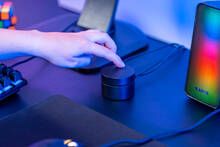 Trust anuncia los GXT 611 Wezz, unos nuevos altavoces 2.0 con iluminación LED RGB