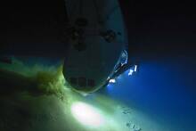 Es oficial: científicos descienden a profundidades de 700 kilómetros en busca de extraños seres que viven sin la luz del sol