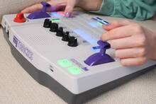 Graba tu voz, a�ade bater�a y crea canciones completas con este aparato de 340 euros que puede usarlo hasta un ni�o de 3 a�os