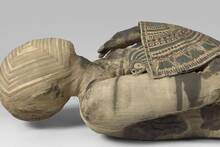 Arqueólogos atónitos hallan una momia egipcia de hace 3.000 años con 30 extraños tatuajes: 'Una mujer vinculada a la magia'