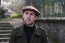 Iker Ganuza (28), emprendedor, sobre su inversi�n en una casa en Espa�a: 'Son ruinas totales a precio de mansi�n'