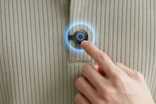 Este grabador del tama�o de una moneda cuesta 160 euros y transcribe reuniones en m�s de 100 idiomas con una precisi�n del 97%