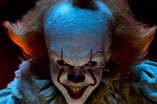Confirmado: la precuela de 'IT' cambia oficialmente a Pennywise en la mayor actualizaci�n de la serie de Stephen King