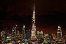 Riot ilumina el rascacielos Burj Khalifa de Dubai con el tráiler de Arcane, la serie de LOL