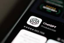 Alemania condena a OpenAI por entrenar a ChatGPT con letras de canciones humanas: 'La multa puede ser de millones de euros'