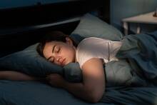 El 20% de los españoles no logra dormir bien: el uso de melatonina eleva un 90% el riesgo de fallo cardíaco