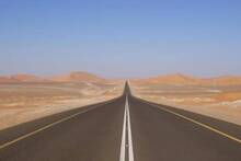 La megacarretera recta ms larga del mundo: 240 km sin desvos, 1480 km de autopista y un desierto que pone a prueba la mente