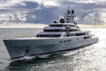 El megayate del gigante de la tecnologa llega a Espaa: 450 millones de euros, 142 metros y el consumo de una mini ciudad