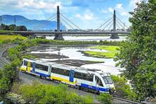 90 km en 3 horas: Asturias y Cantabria atrapadas en trenes de ms de 40 aos mientras su renovacin se retrasa hasta 2027