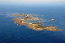 Arqueólogos atónitos descubren un misterioso muro y varias estructuras sumergidas bajo el Atlántico de 7.000 años de antigüedad