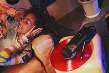 Audio-Technica resucita su legendario tocadiscos portátil de 1983 por 229 euros con batería de 12 horas y Bluetooth