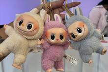 Los Labubu dan el salto al cine: Sony ficha al director de 'Paddington' y 'Wonka' para su pel�cula live-action