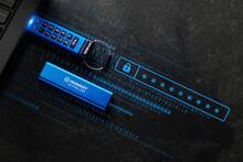 Por 147 euros consigues el USB de 64 GB que se autodestruye como en Misión Imposible si intentan hackearlo