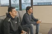 Carlos Sainz y Courtois se enfrentan en F1 2021 y FIFA 22