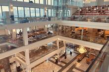 Ni barra ni terraza exterior: la cafeter�a m�s grande del mundo est� en Corea del Sur, tiene 2.190 asientos y un r�cord Guinness