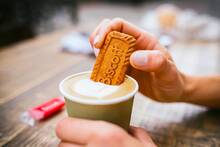 Adi�s definitivo a Lotus en Espa�a: las galletas caramelizadas de Biscoff eliminan su ic�nico nombre y estrenan nueva imagen