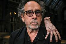 Tim Burton (67), lo confirma: 'La incorporación de antiguos colaboradores míos hacen la temporada 3 de Miércoles más especial'