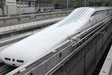 Jap�n construye un tren magn�tico que flota a 600 km/h y que cruza t�neles s�smicos para conectar Tokio con Osaka en 1 hora